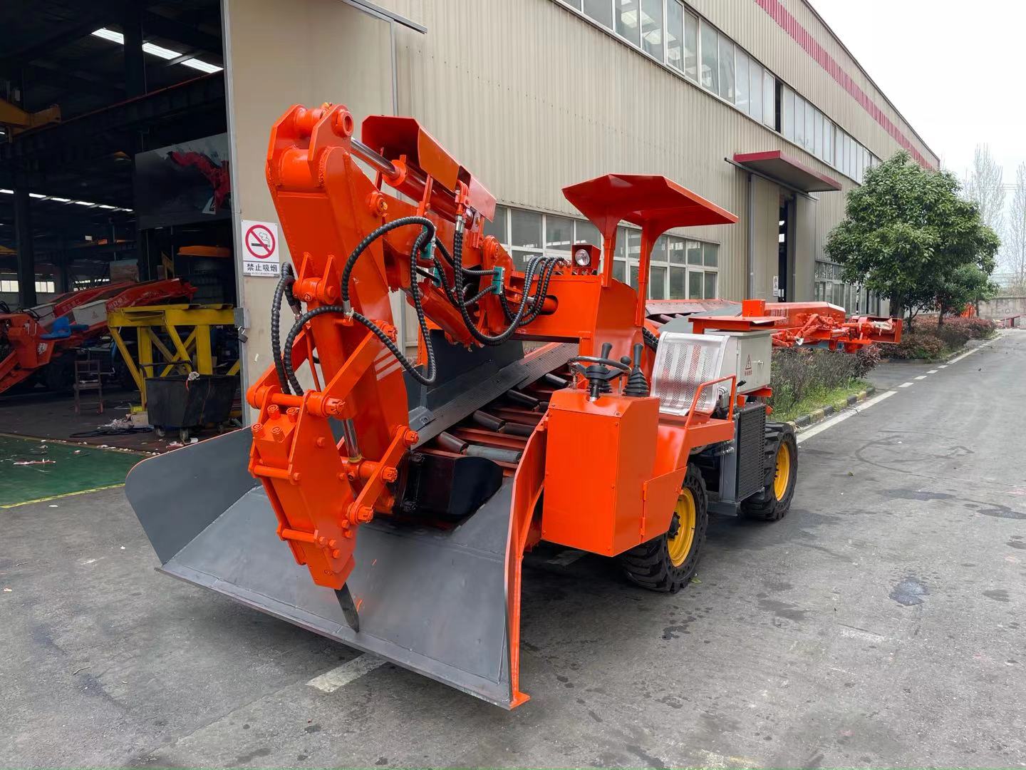 小型扒渣機(jī)斗齒，作為隧道扒渣機(jī)的易損配件該如何去維護(hù)